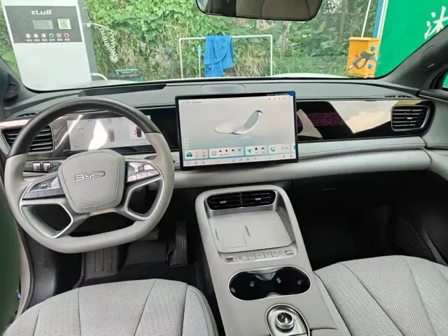 BYD Sealion 06 — Фото автомобиля 12