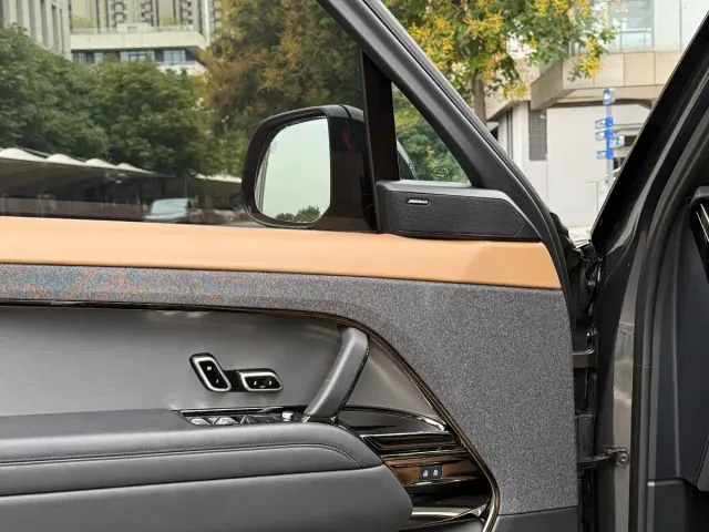 Land Rover Range Rover Sport — Фото автомобиля 13