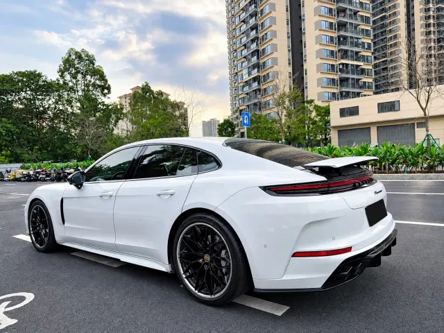 Porsche Panamera — Фото автомобиля 3