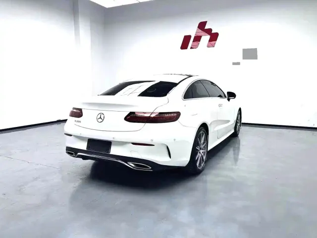 Mercedes-Benz E-Class — Фото автомобиля 7