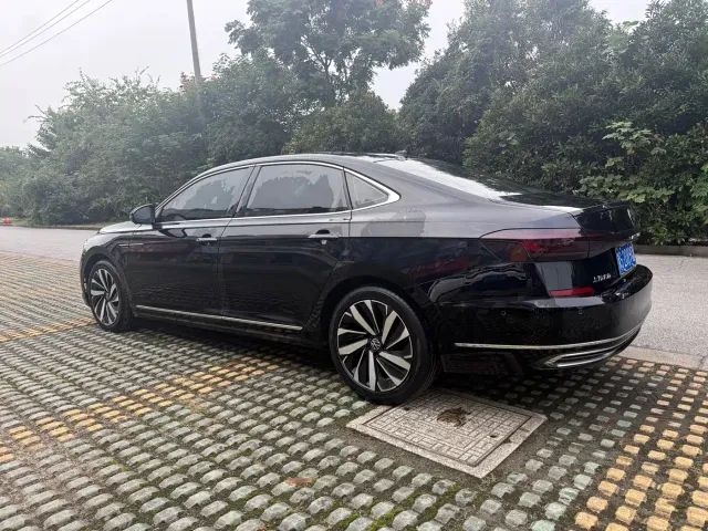 Volkswagen Passat — Фото автомобиля 9