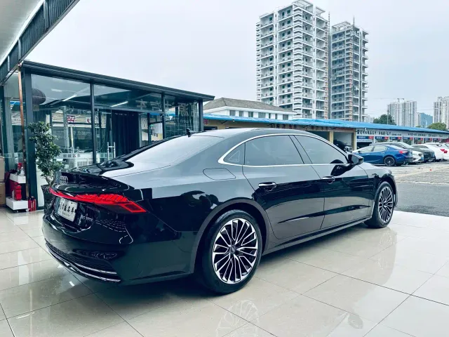 Audi A7L — Фото автомобиля 8