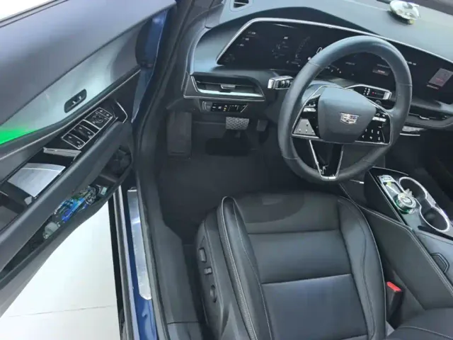 Cadillac GT4 — Фото автомобиля 15