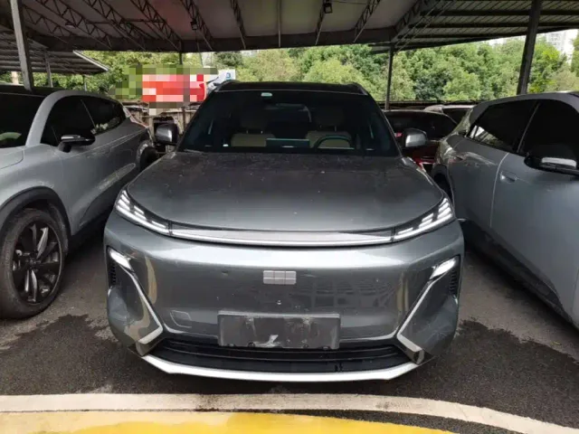 Geely Galaxy Starship 7 EM-i — Фото автомобиля 2
