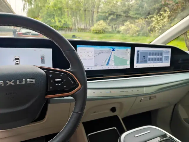 Maxus G90 — Фото автомобиля 9