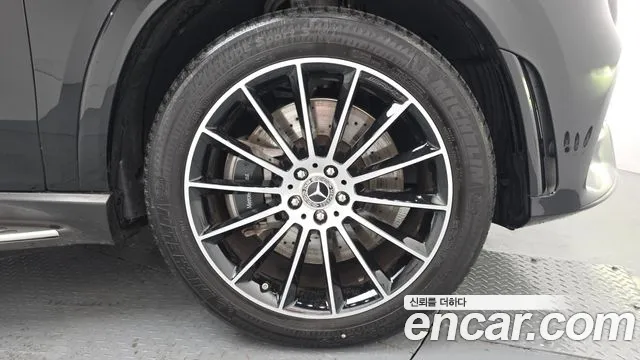 Mercedes-Benz GLE-Class — Фото автомобиля 21