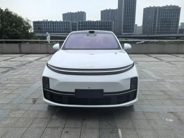 Li Auto L7 — Фото автомобиля 2