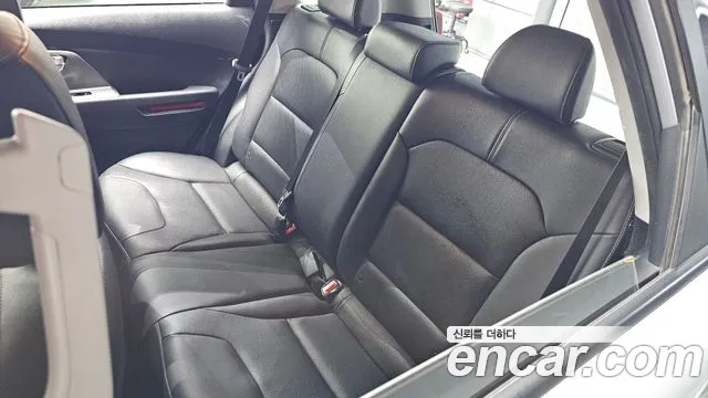 Kia Niro — Фото автомобиля 30