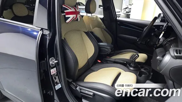 Mini Cooper — Фото автомобиля 10