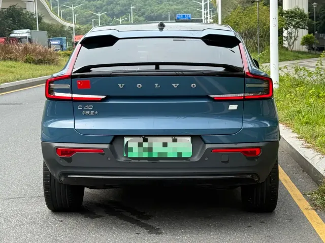 Volvo C40 — Фото автомобиля 5