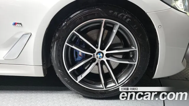 BMW 5-Series — Фото автомобиля 19