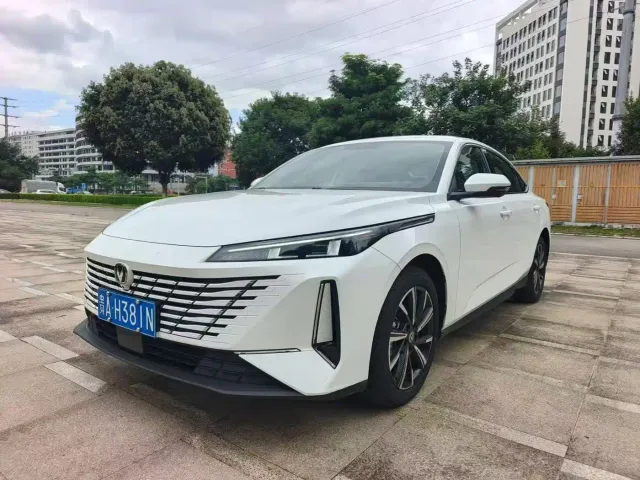Фотография автомобиля — Changan Eado