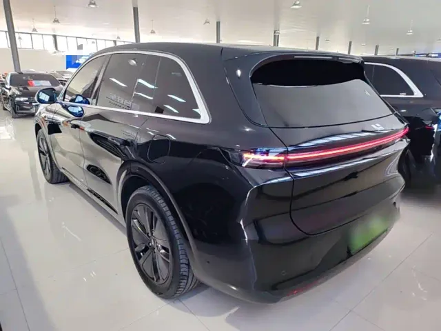 Li Auto L6 — Фото автомобиля 4