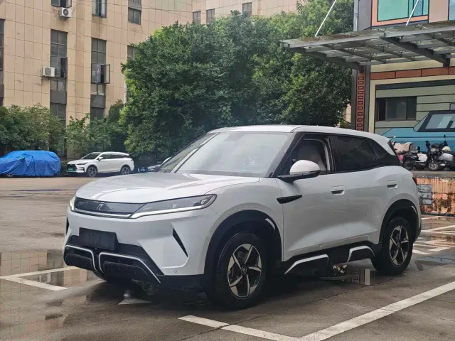 Фотография автомобиля — BYD Yuan UP