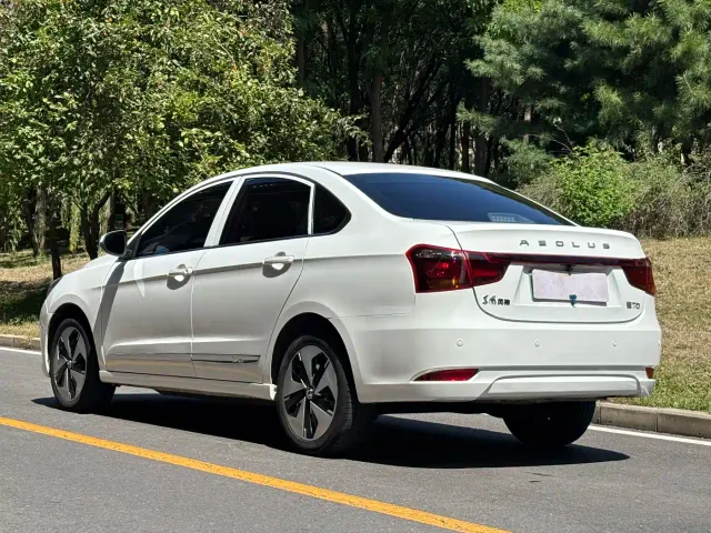 Dongfeng Fengshen E70 — Фото автомобиля 4