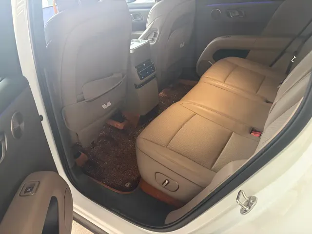Li Auto i6 — Фото автомобиля 10