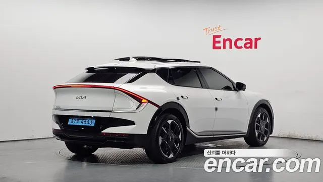 Kia EV6 — Фото автомобиля 2