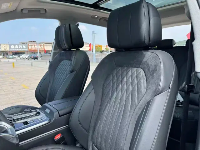 Hongqi HS5 — Фото автомобиля 13