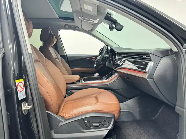 Audi Q7 — Фото автомобиля 9