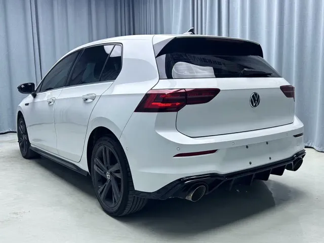 Volkswagen Golf — Фото автомобиля 19