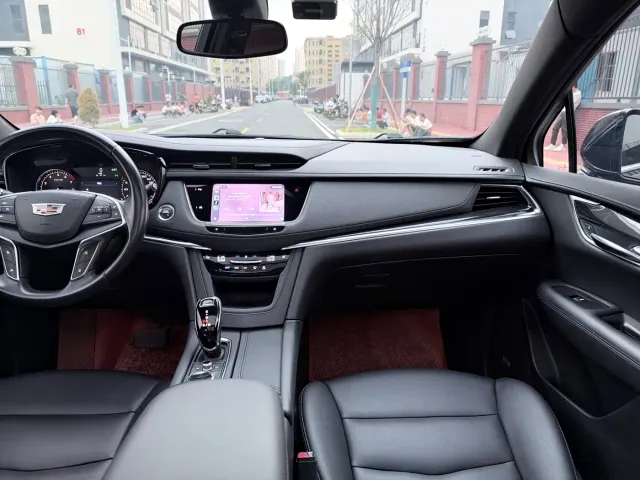 Cadillac XT5 — Фото автомобиля 10