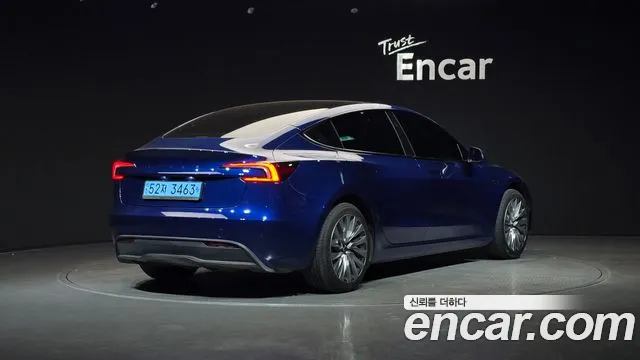 Tesla Model 3 — Фото автомобиля 2