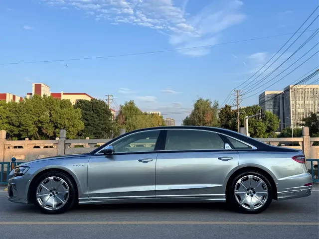 Audi A8 — Фото автомобиля 3