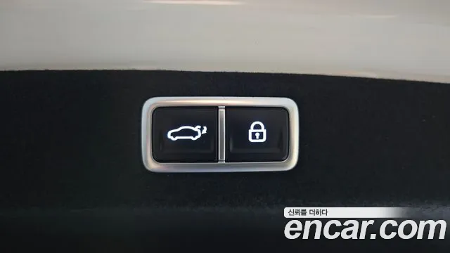 Hyundai Grandeur Grandeur (GN7) 2.5 Бензин 2WD — Фото автомобиля 20