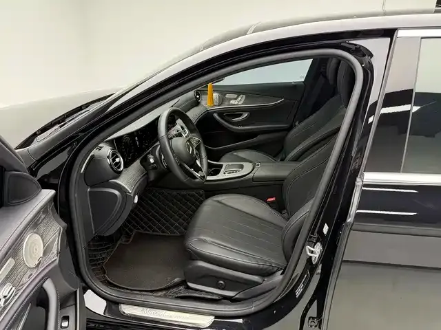 Mercedes-Benz E-Class — Фото автомобиля 13
