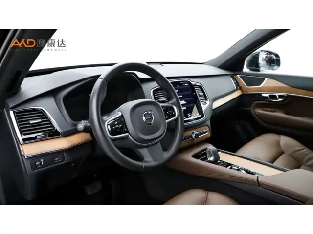 Volvo XC90 — Фото автомобиля 6