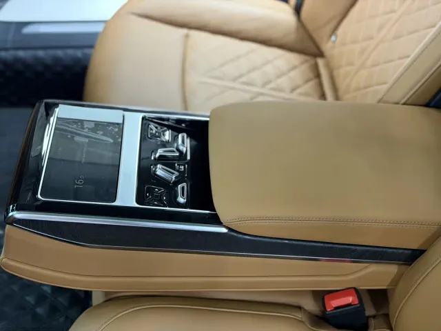 Audi A8 — Фото автомобиля 12