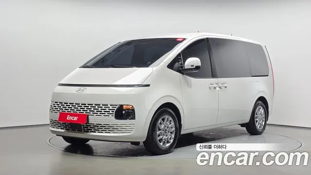 Фотография автомобиля — Hyundai Staria