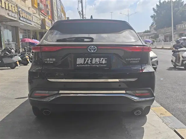 Toyota Harrier — Фото автомобиля 8