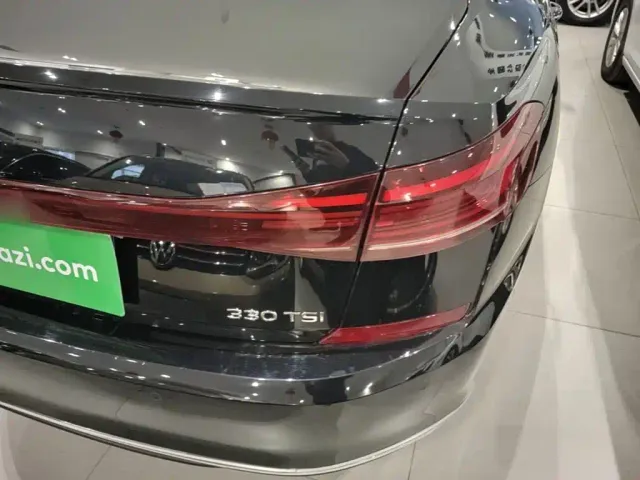 Volkswagen Passat — Фото автомобиля 7