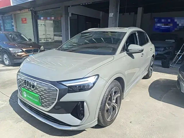 Фотография автомобиля — Audi Q4 e-tron