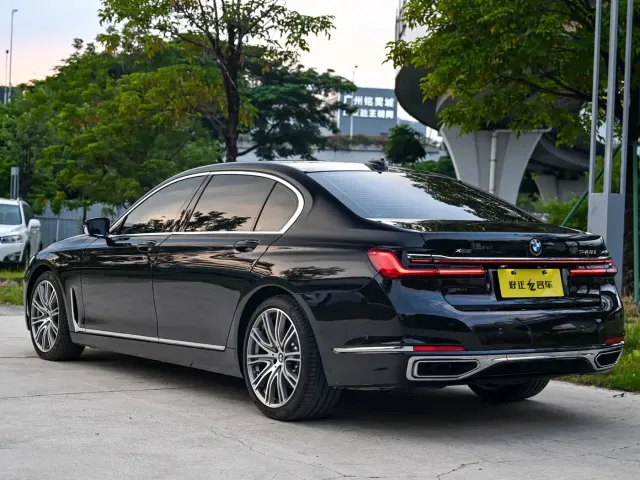 BMW 7 Series — Фото автомобиля 4