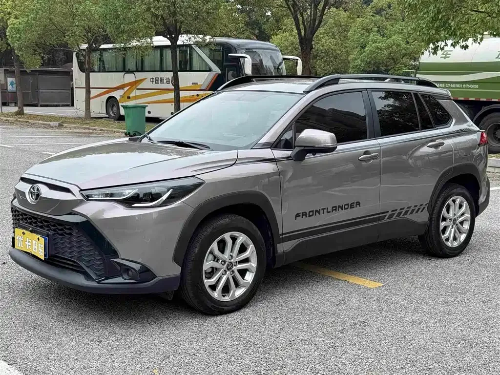Toyota Frontlander 2024 2.0L CVT Elite Plus Edition — Фото автомобиля 2