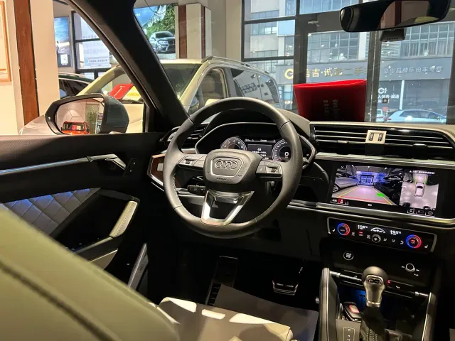 Audi Q3 — Фото автомобиля 19