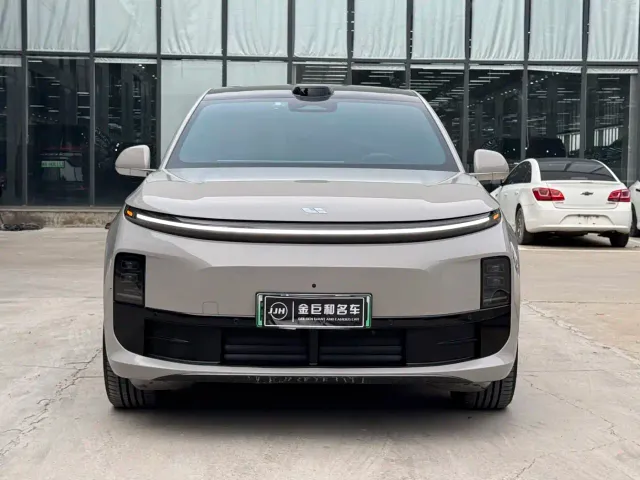 Li Auto L6 — Фото автомобиля 2