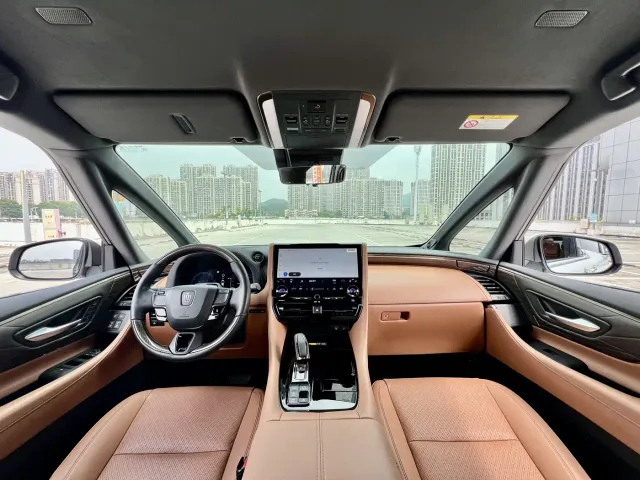 Toyota Vellfire — Фото автомобиля 9