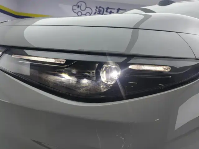 Leapmotor C10 — Фото автомобиля 5