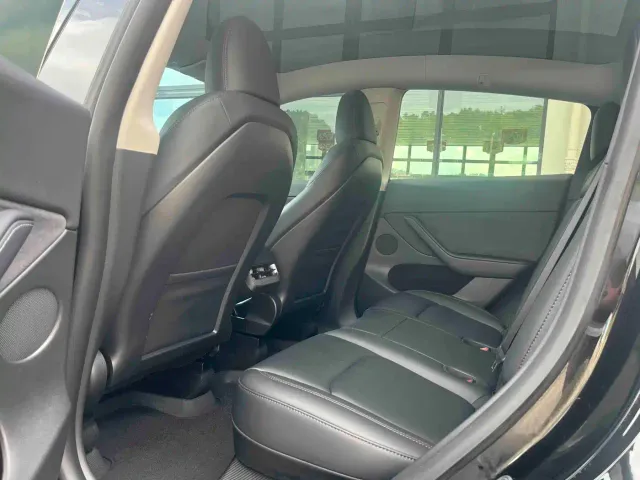 Tesla Model Y — Фото автомобиля 5
