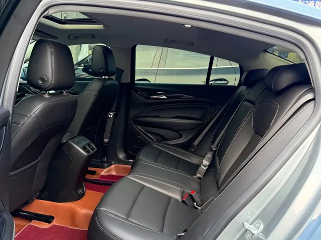 Buick Regal — Фото автомобиля 8