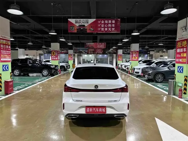 Changan Eado — Фото автомобиля 5