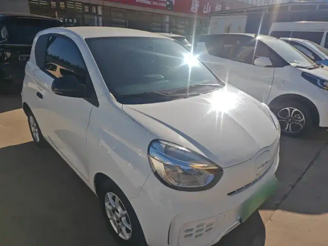 Roewe Clever — Фото автомобиля 3