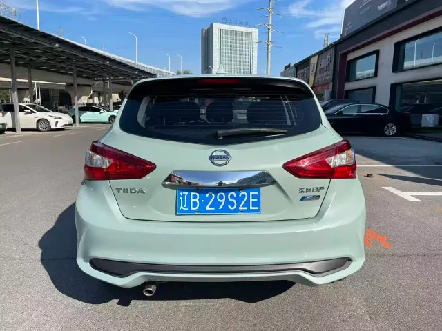 Nissan Tiida — Фото автомобиля 8
