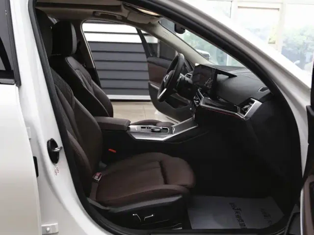 BMW 3 Series — Фото автомобиля 22