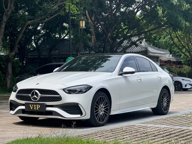 Фотография автомобиля — Mercedes-Benz C-Class