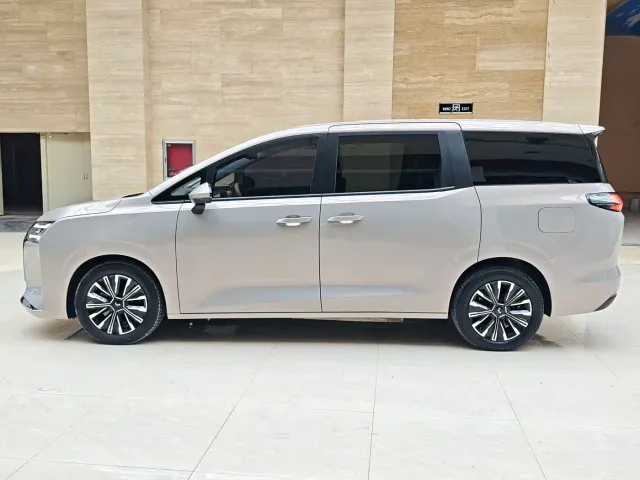 Wuling Starlight 730 — Фото автомобиля 16