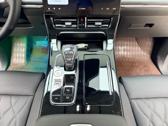 GAC Trumpchi M8 — Фото автомобиля 7